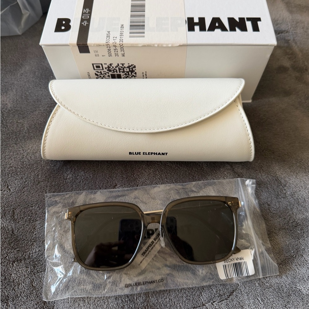 Blue Elephant Khaki Becky Sunglasses - Picture 2 of 6